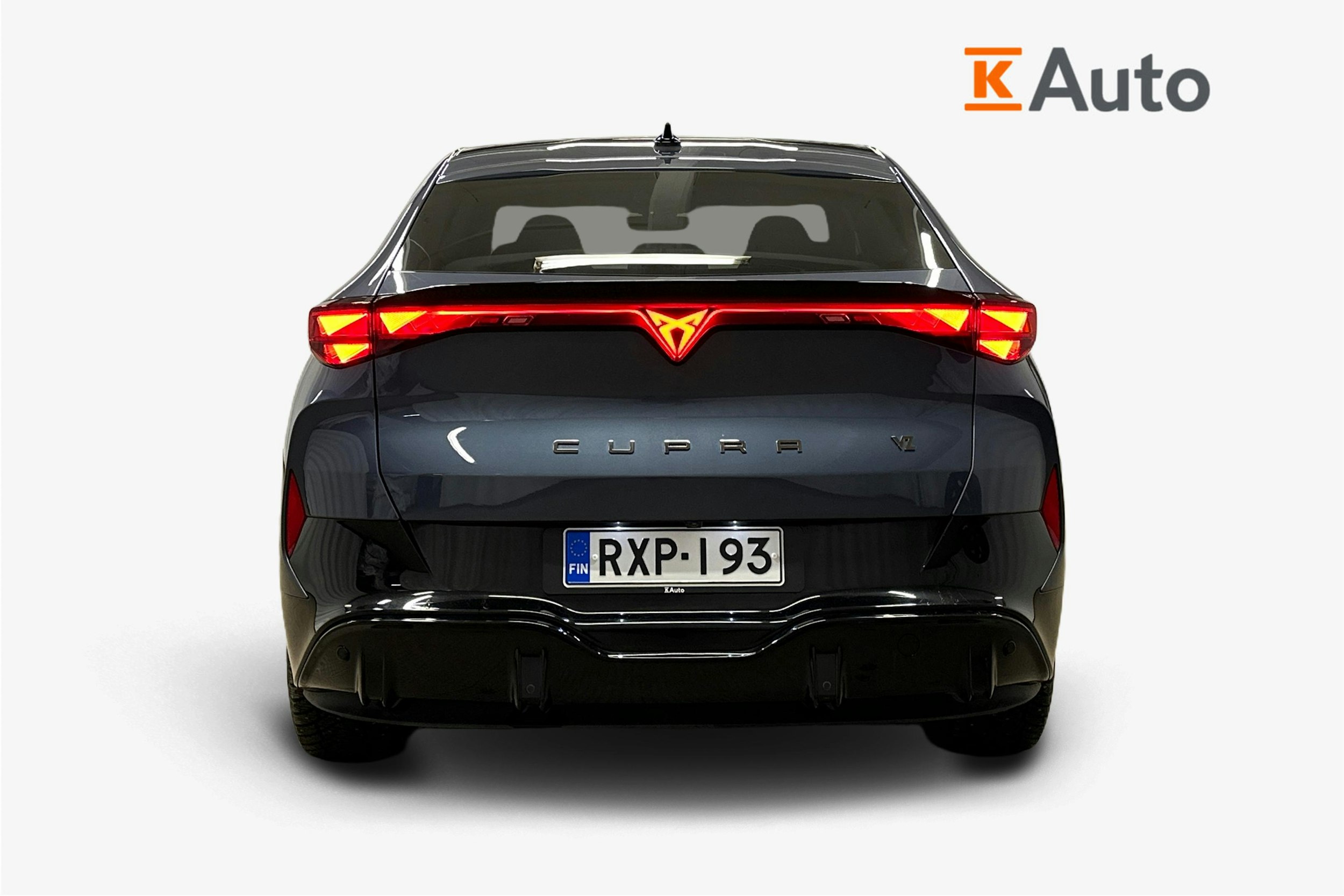 sininen CUPRA Tavascan 2024 kuva 3.