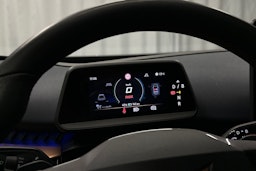 sininen CUPRA Tavascan 2024 kuva 16.