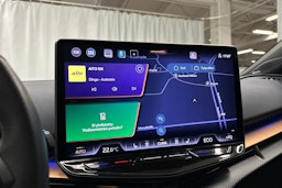 sininen CUPRA Tavascan 2024 kuva 18.