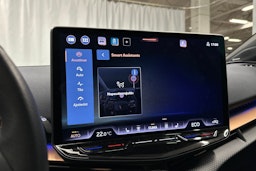 sininen CUPRA Tavascan 2024 kuva 24.