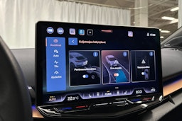 sininen CUPRA Tavascan 2024 kuva 26.