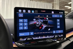 sininen CUPRA Tavascan 2024 kuva 28.