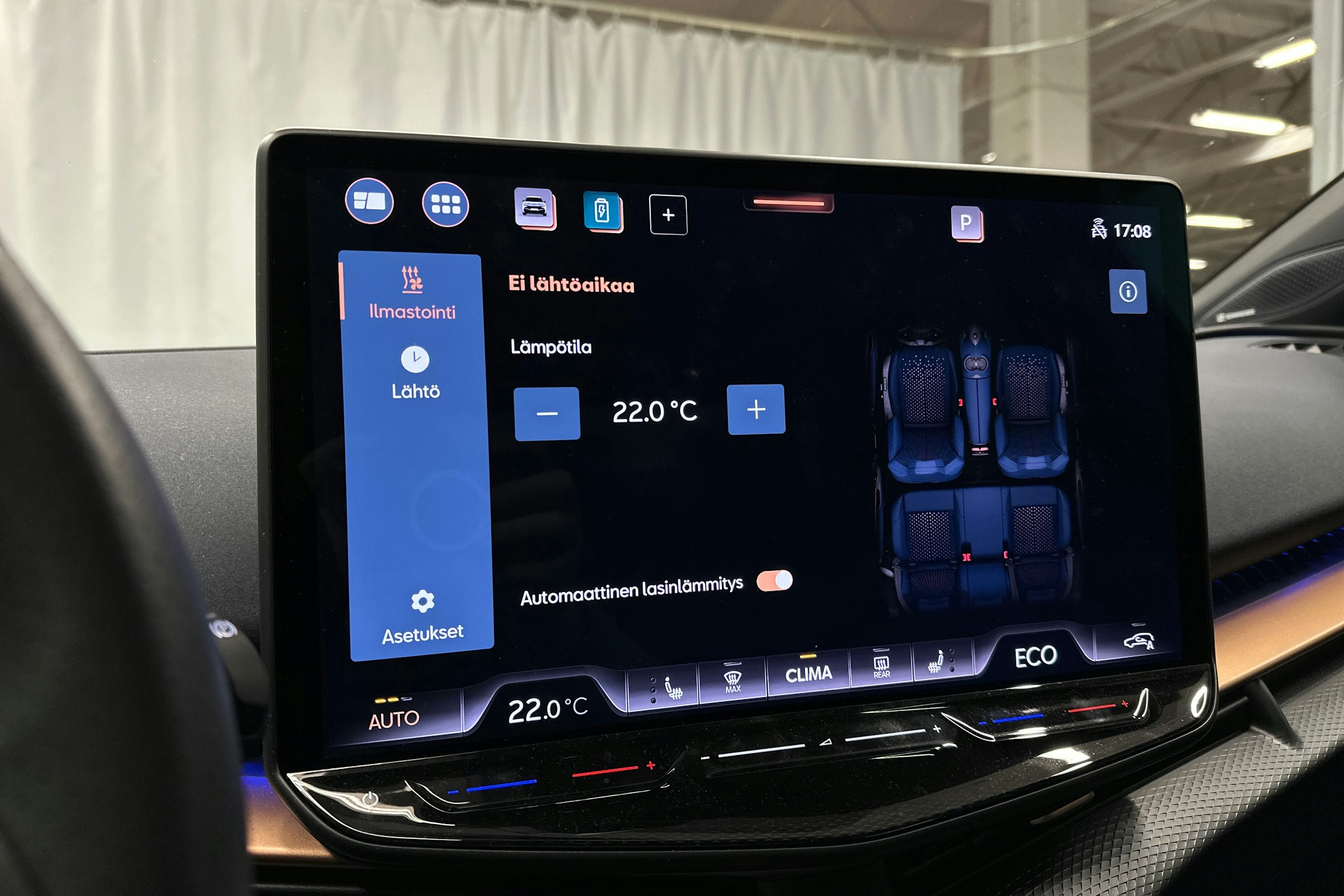 sininen CUPRA Tavascan 2024 kuva 30.