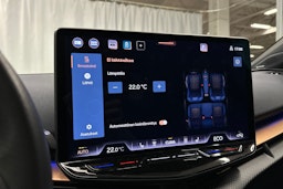 sininen CUPRA Tavascan 2024 kuva 30.