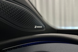 sininen CUPRA Tavascan 2024 kuva 32.