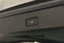 sininen CUPRA Tavascan 2024 kuva 38.