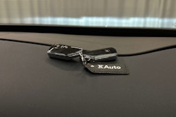 sininen CUPRA Tavascan 2024 kuva 39.