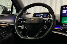 harmaa CUPRA Tavascan 2024 kuva 18.