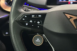 harmaa CUPRA Tavascan 2024 kuva 19.
