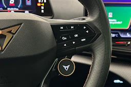 harmaa CUPRA Tavascan 2024 kuva 20.