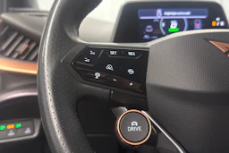 harmaa CUPRA Tavascan 2024 kuva 17.