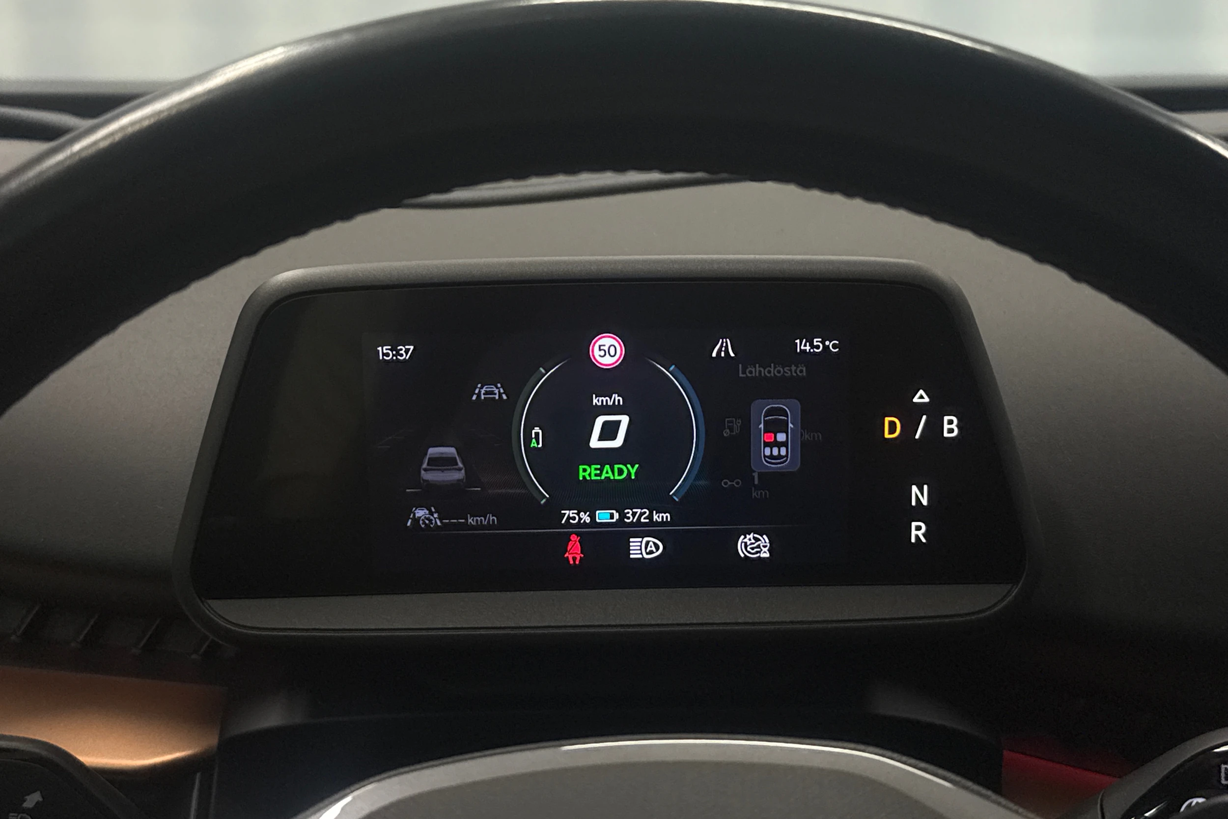 harmaa CUPRA Tavascan 2024 kuva 18.