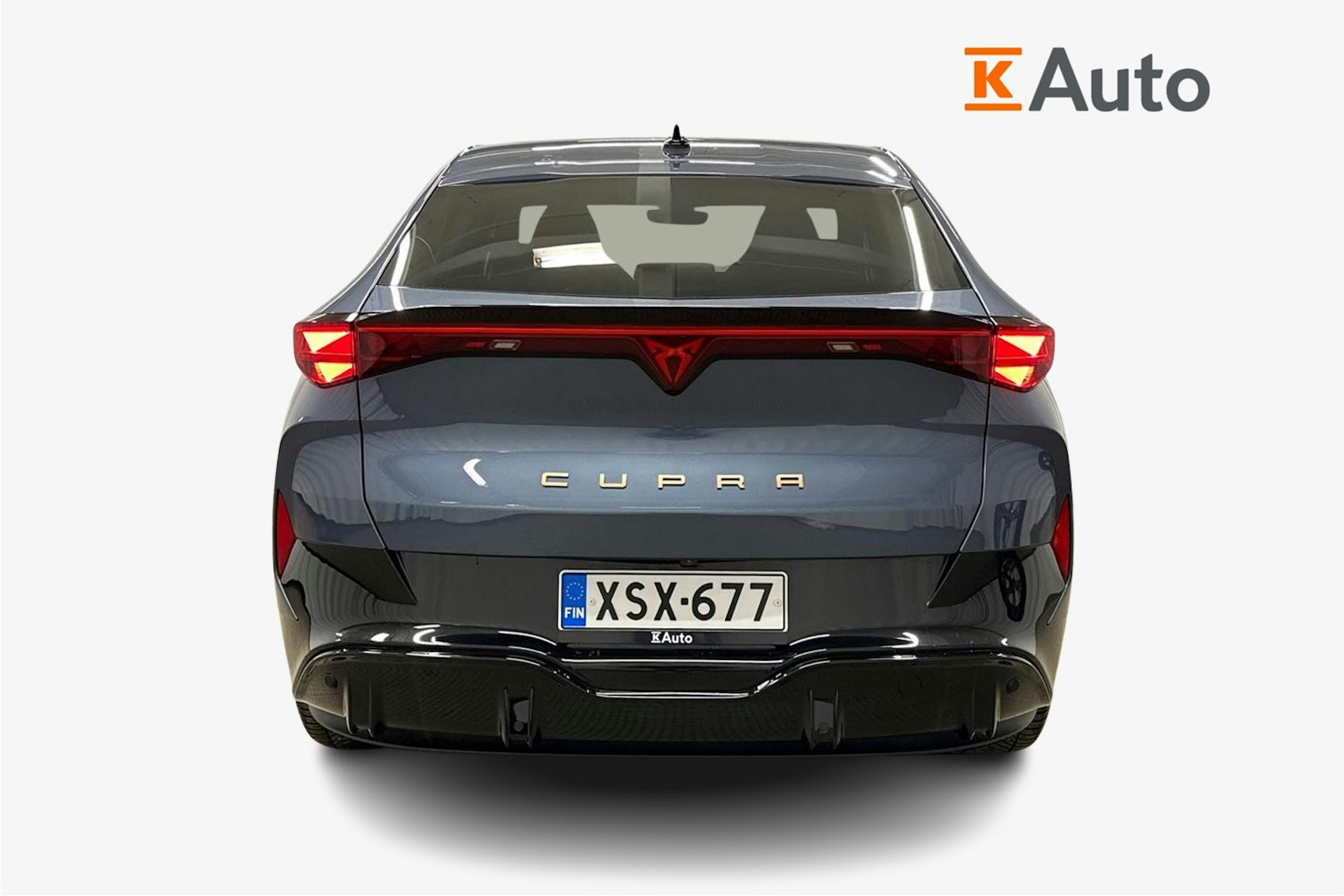 sininen CUPRA Tavascan 2024 kuva 3.