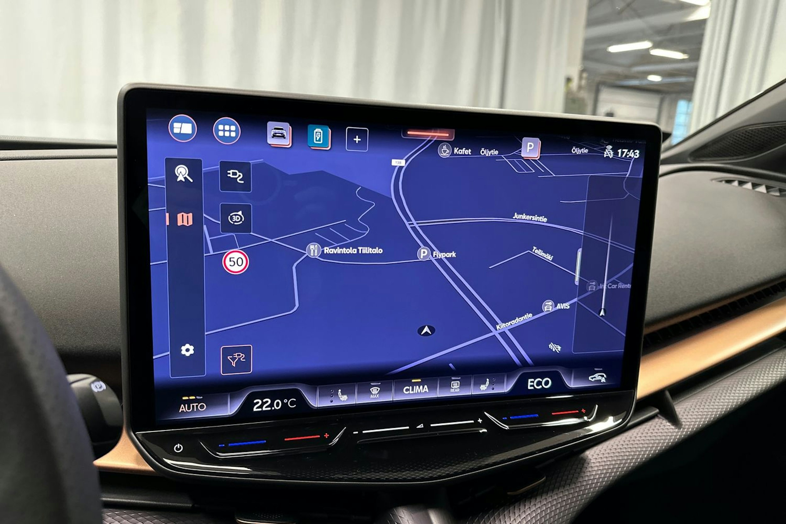 sininen CUPRA Tavascan 2024 kuva 22.