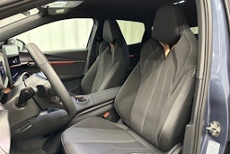 sininen CUPRA Tavascan 2024 kuva 31.