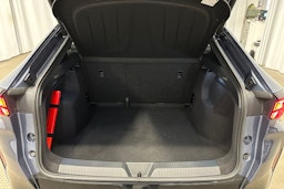 sininen CUPRA Tavascan 2024 kuva 32.