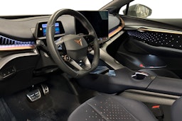 sininen CUPRA Tavascan 2024 kuva 3.