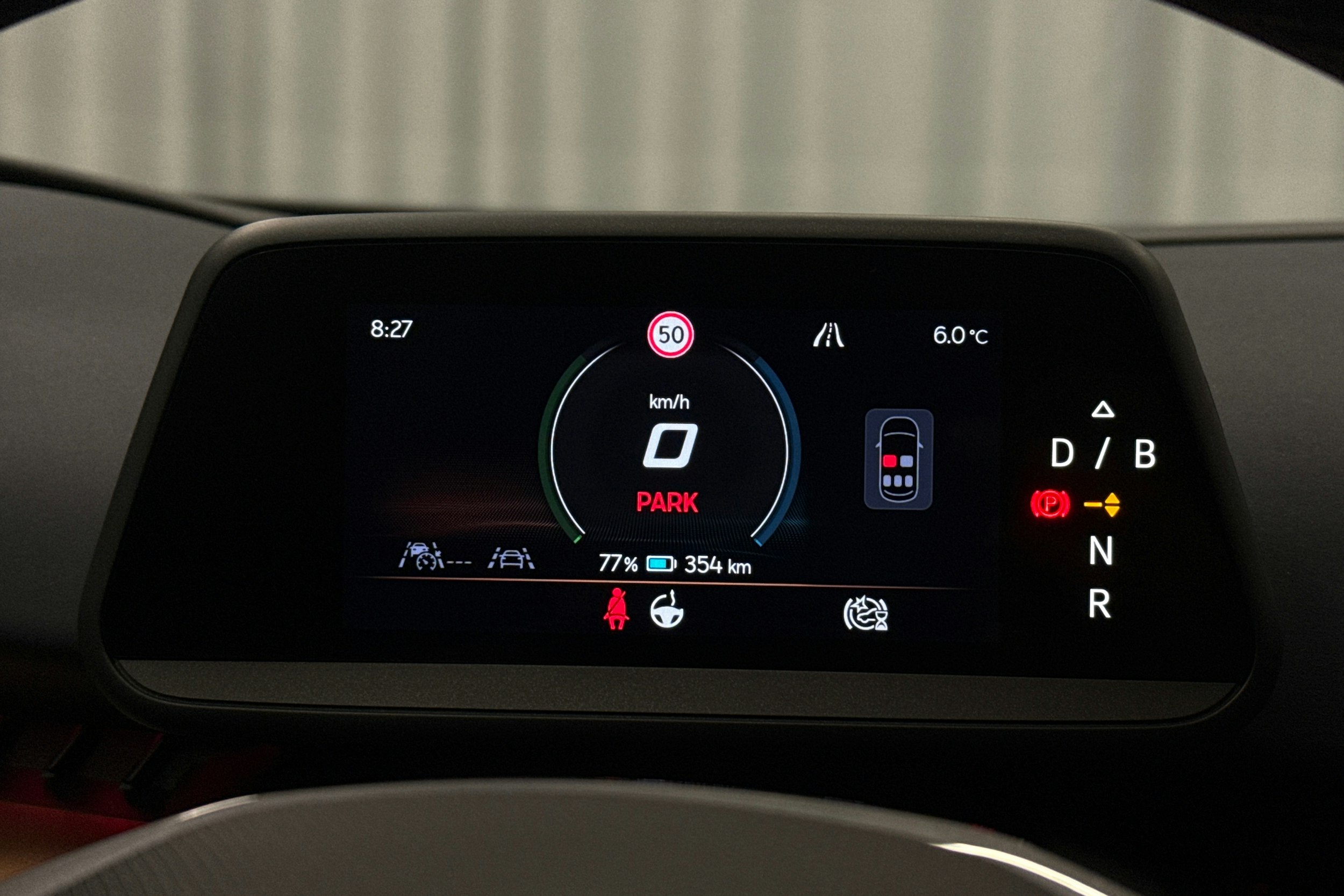 sininen CUPRA Tavascan 2024 kuva 17.