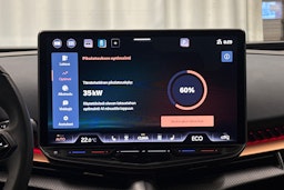 sininen CUPRA Tavascan 2024 kuva 18.