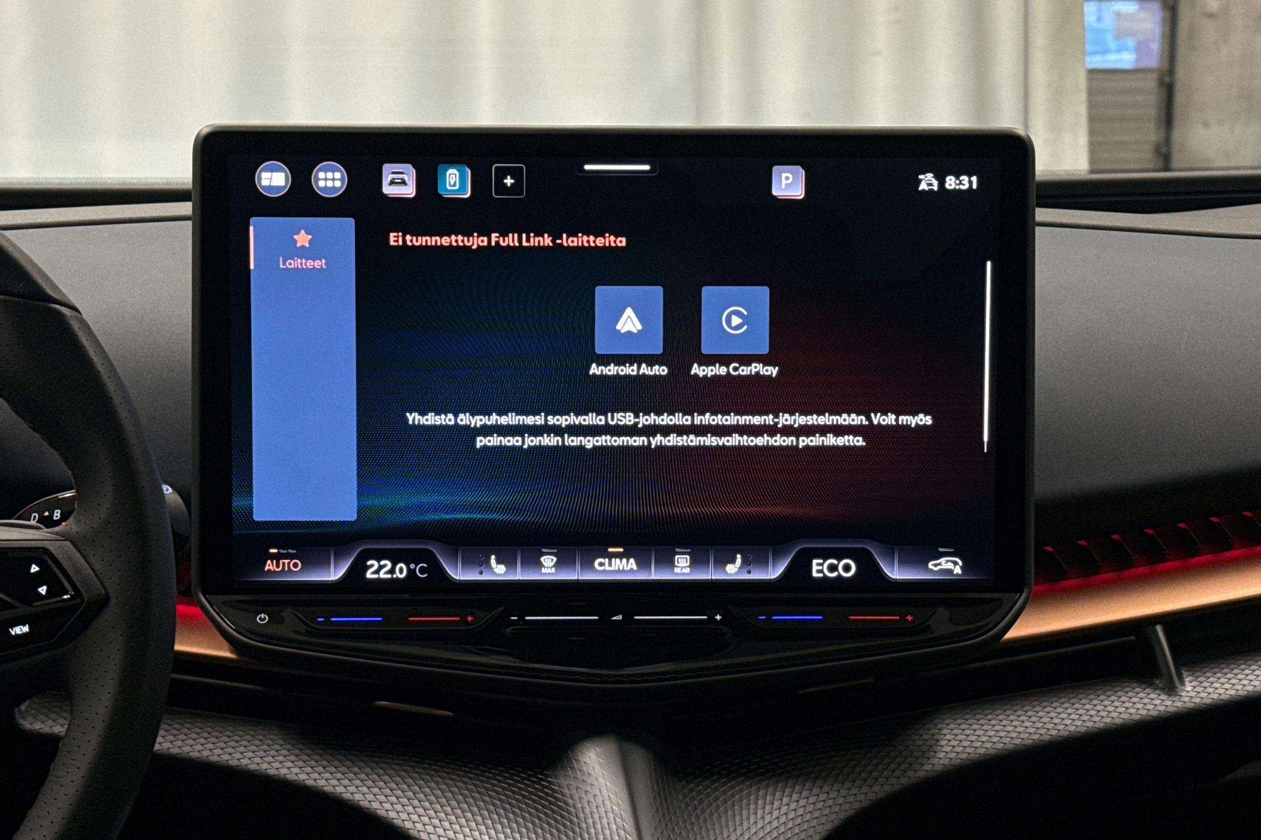 sininen CUPRA Tavascan 2024 kuva 25.