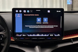 sininen CUPRA Tavascan 2024 kuva 25.