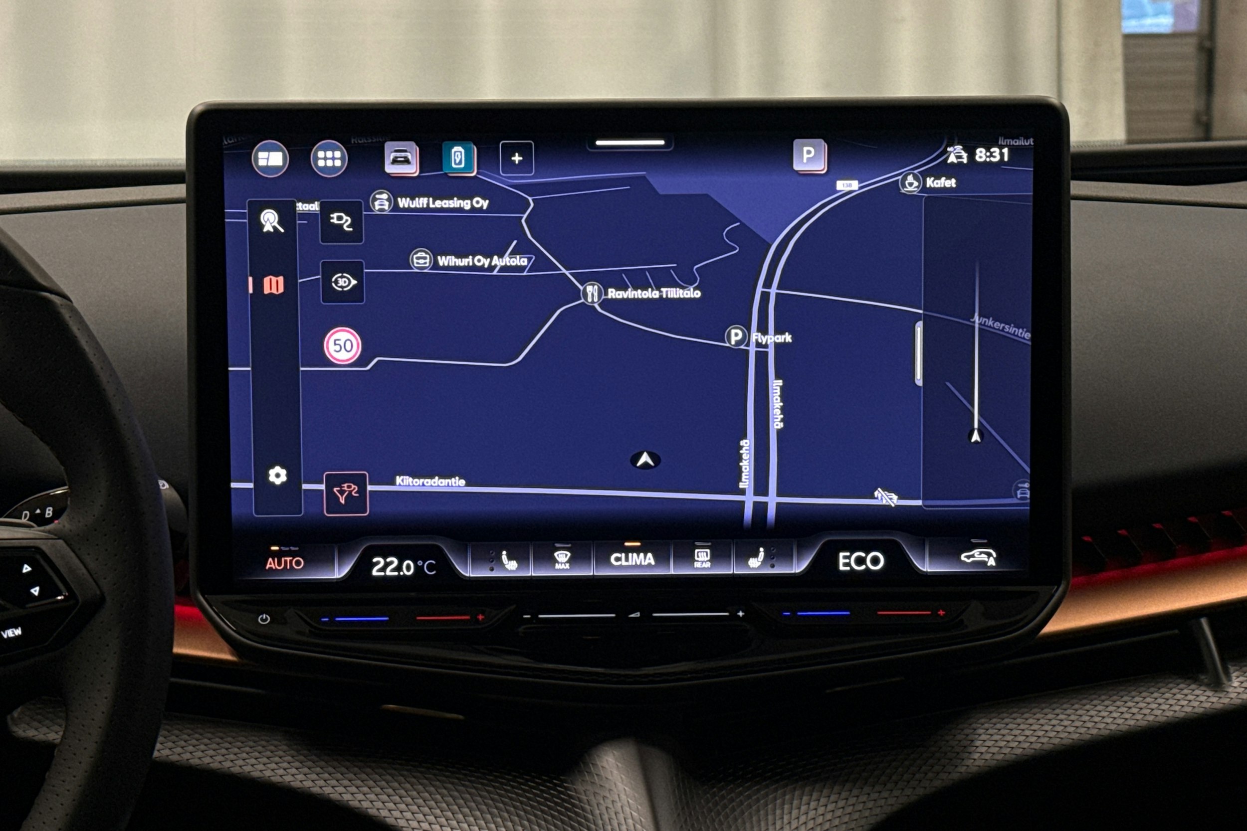 sininen CUPRA Tavascan 2024 kuva 26.