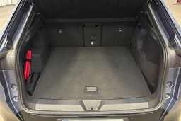 sininen CUPRA Tavascan 2024 kuva 32.