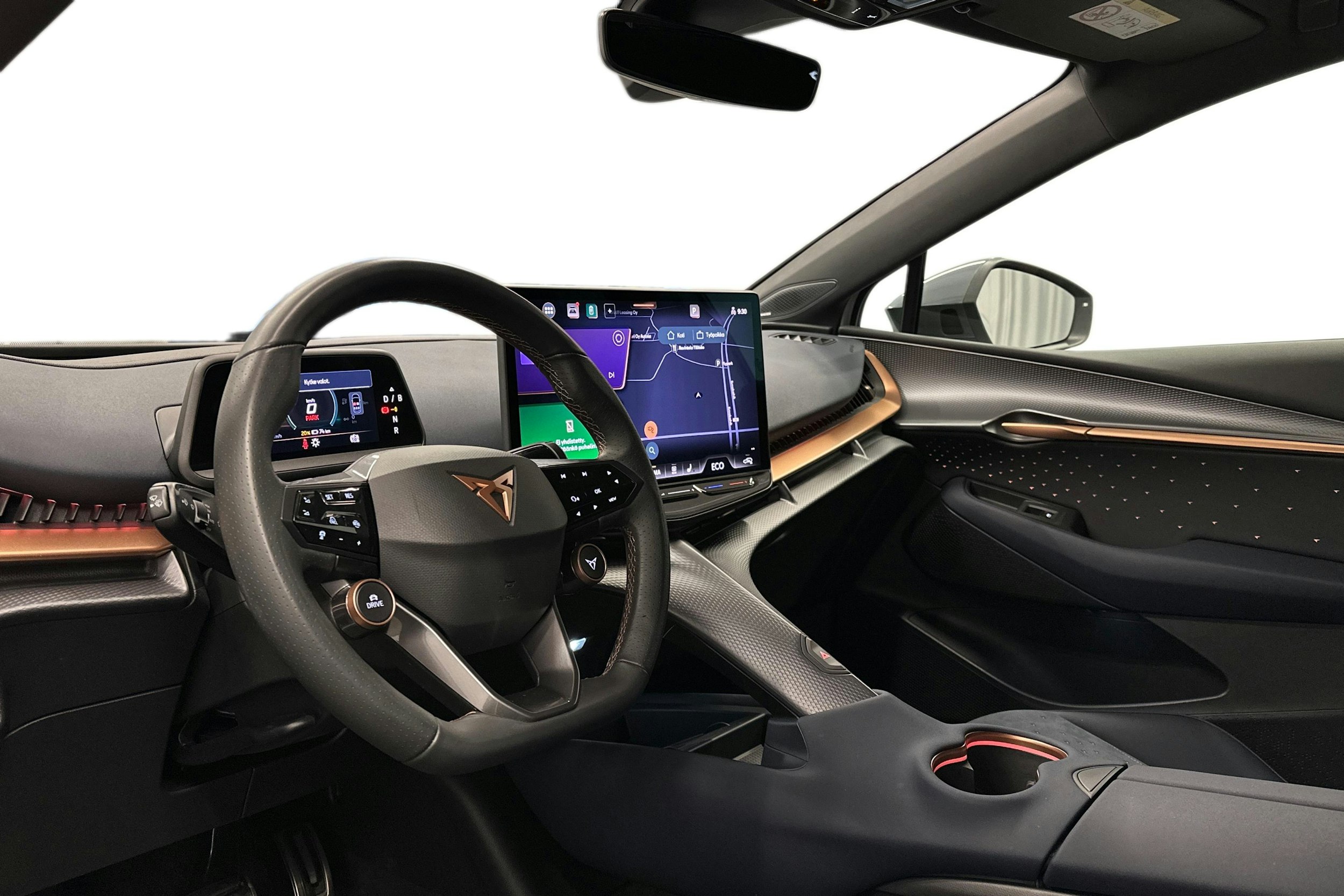 valkoinen CUPRA Tavascan 2024 kuva 7.