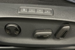 valkoinen CUPRA Tavascan 2024 kuva 18.