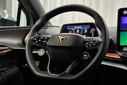 valkoinen CUPRA Tavascan 2024 kuva 20.