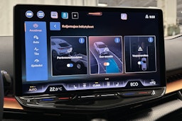 valkoinen CUPRA Tavascan 2024 kuva 32.