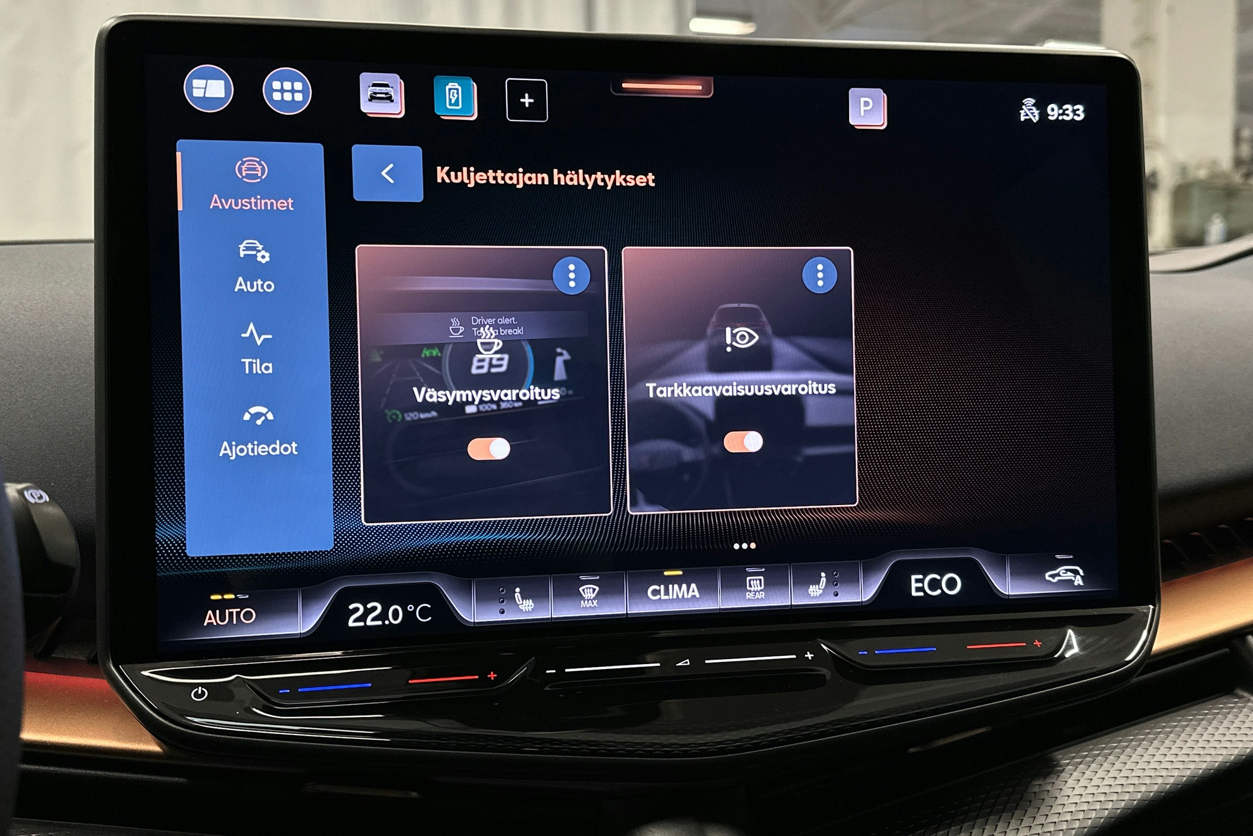 valkoinen CUPRA Tavascan 2024 kuva 33.