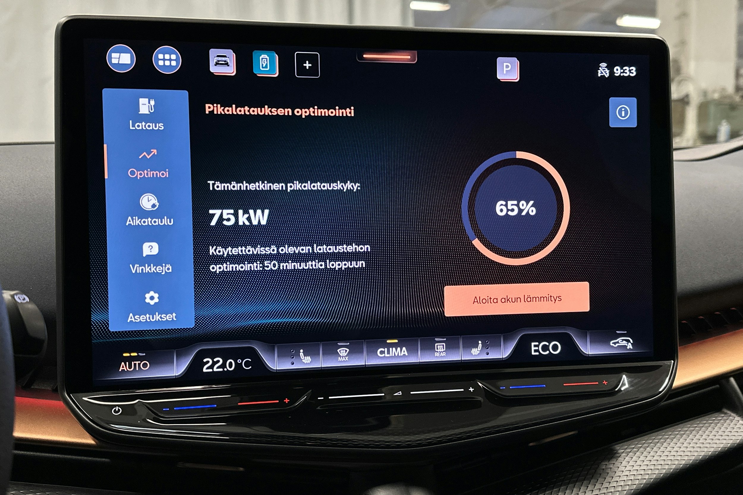 valkoinen CUPRA Tavascan 2024 kuva 34.