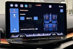 valkoinen CUPRA Tavascan 2024 kuva 36.