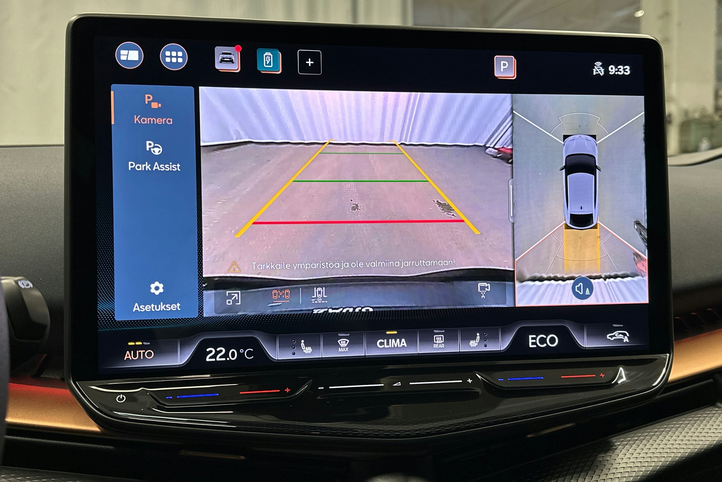 valkoinen CUPRA Tavascan 2024 kuva 37.