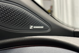 valkoinen CUPRA Tavascan 2024 kuva 40.