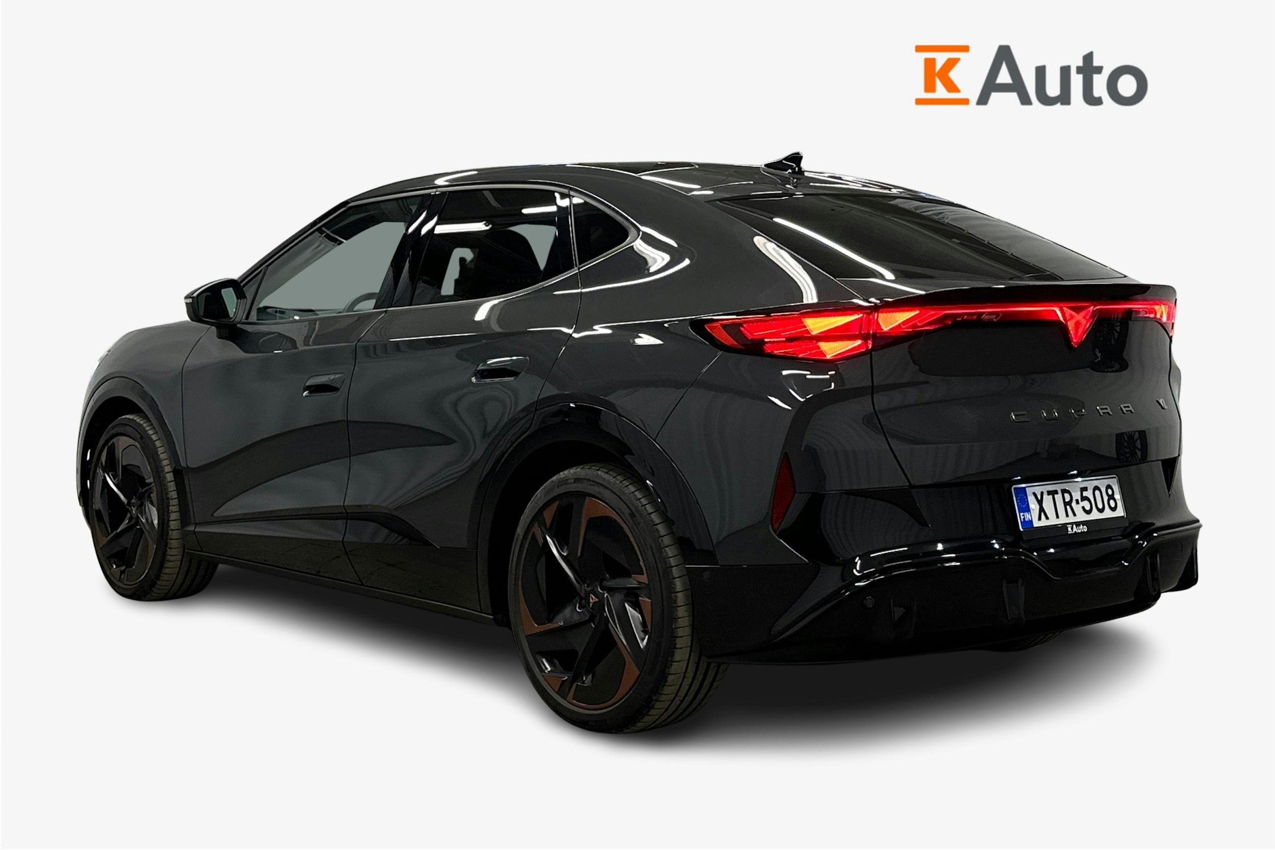 harmaa CUPRA Tavascan 2024 kuva 2.