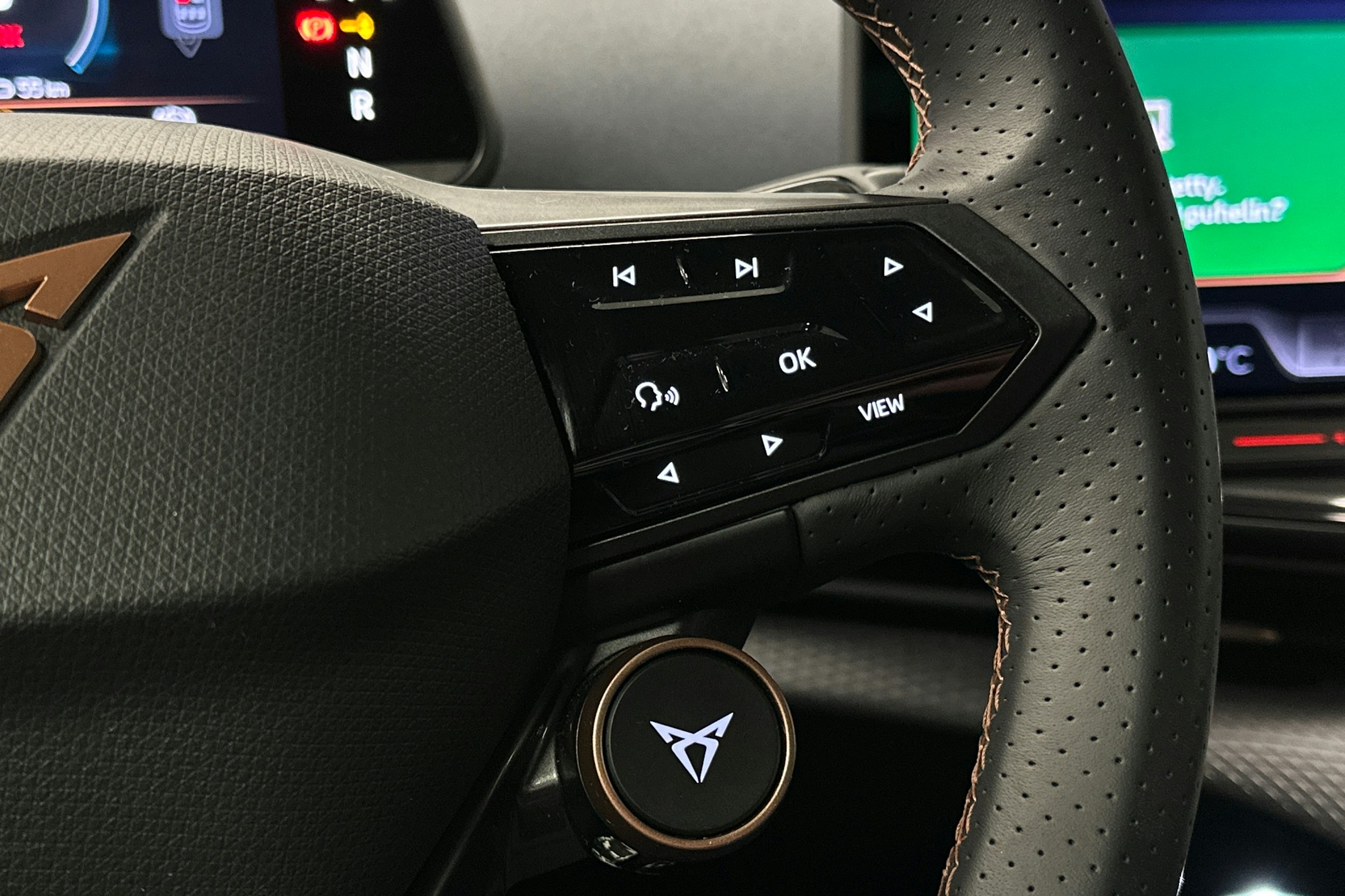 harmaa CUPRA Tavascan 2024 kuva 22.