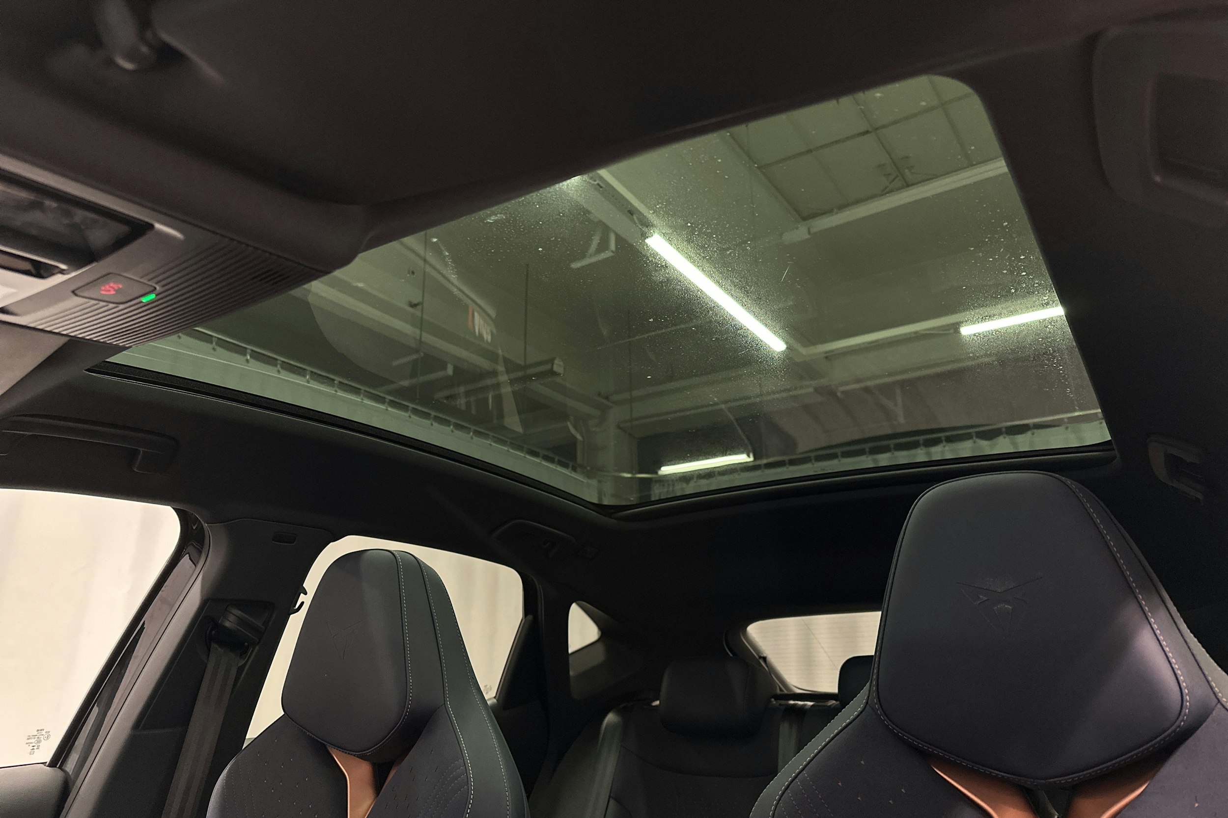 harmaa CUPRA Tavascan 2024 kuva 41.