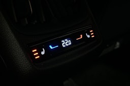 sininen CUPRA Tavascan 2024 kuva 16.