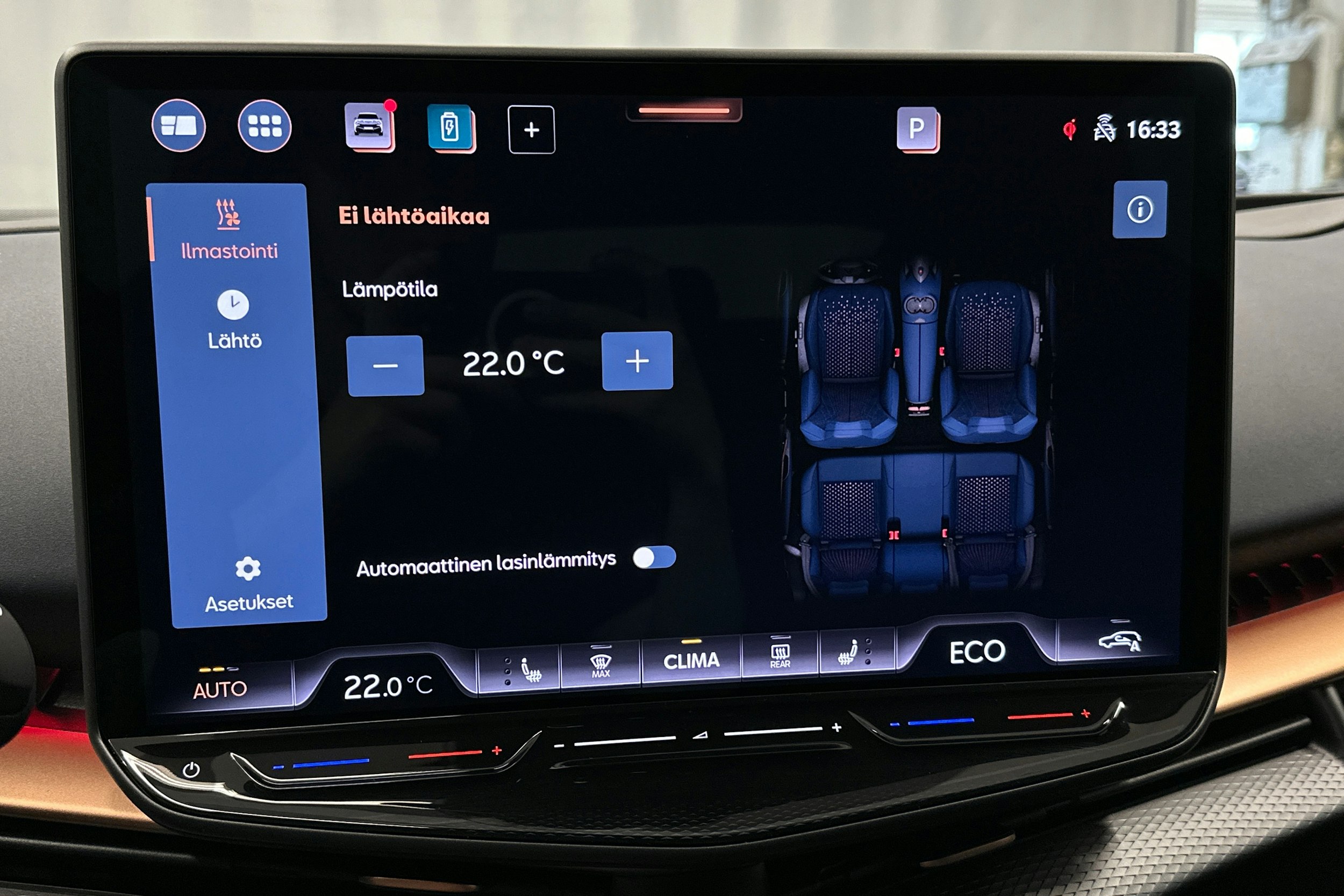 sininen CUPRA Tavascan 2024 kuva 30.