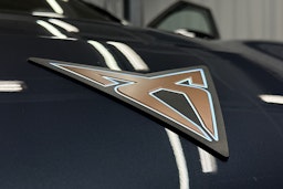 sininen CUPRA Tavascan 2024 kuva 41.