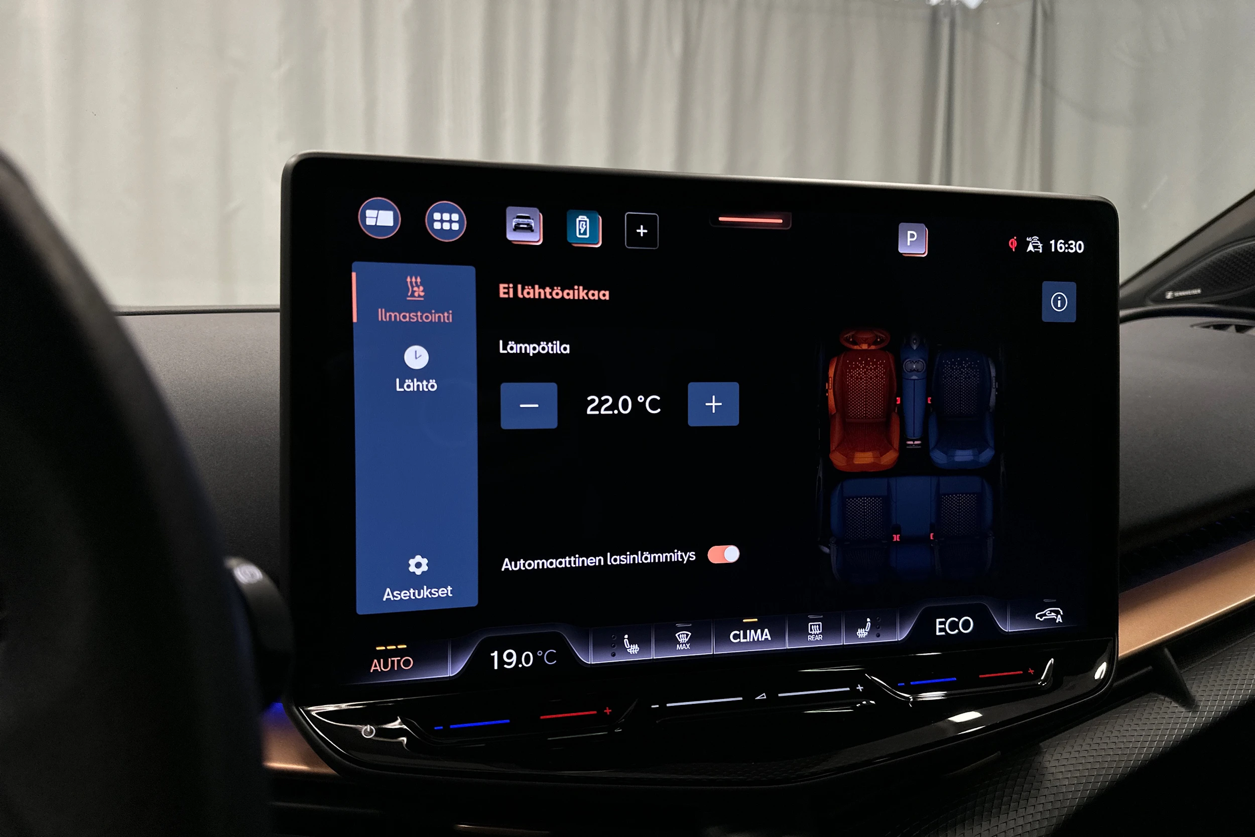 valkoinen CUPRA Tavascan 2024 kuva 27.