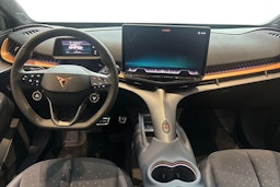 Harmaa CUPRA Tavascan 2024 kuva 7.