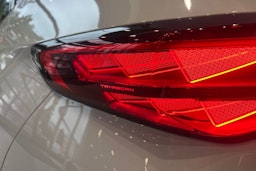 Harmaa CUPRA Tavascan 2024 kuva 15.