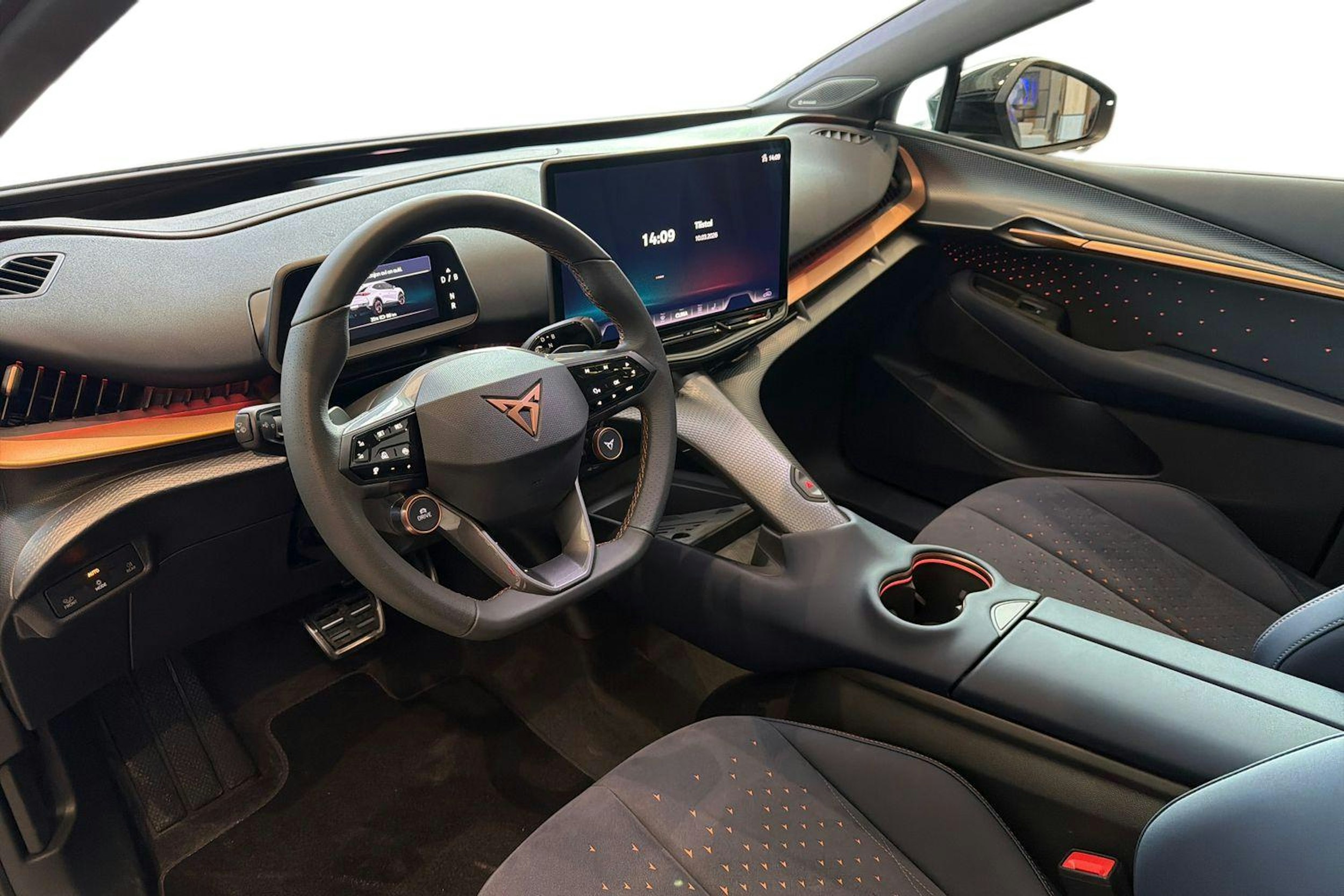 met. harmaa CUPRA Tavascan 2024 kuva 6.