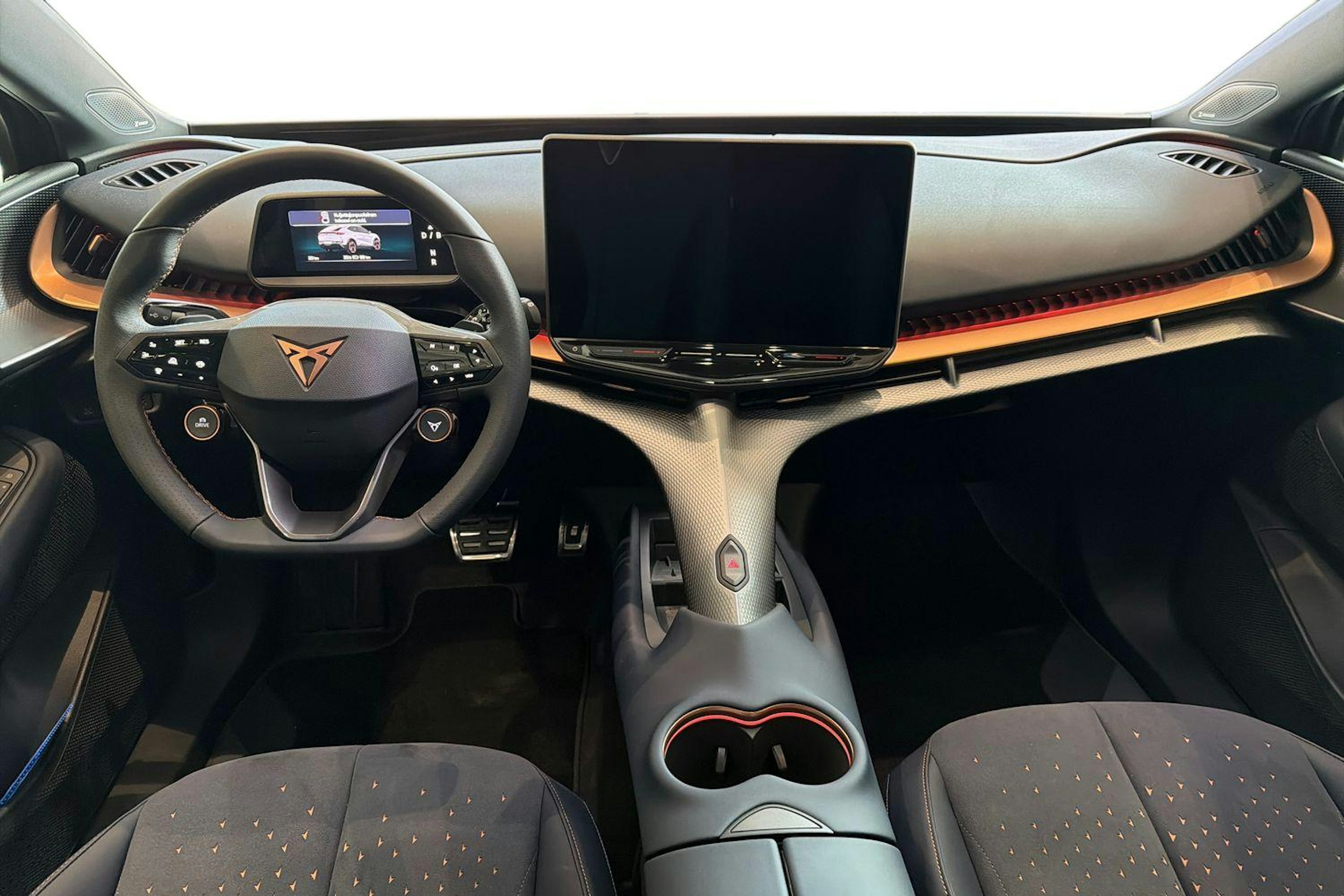 met. harmaa CUPRA Tavascan 2024 kuva 7.