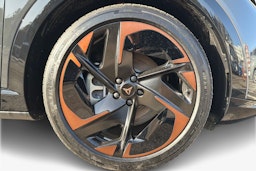 met. harmaa CUPRA Tavascan 2024 kuva 9.