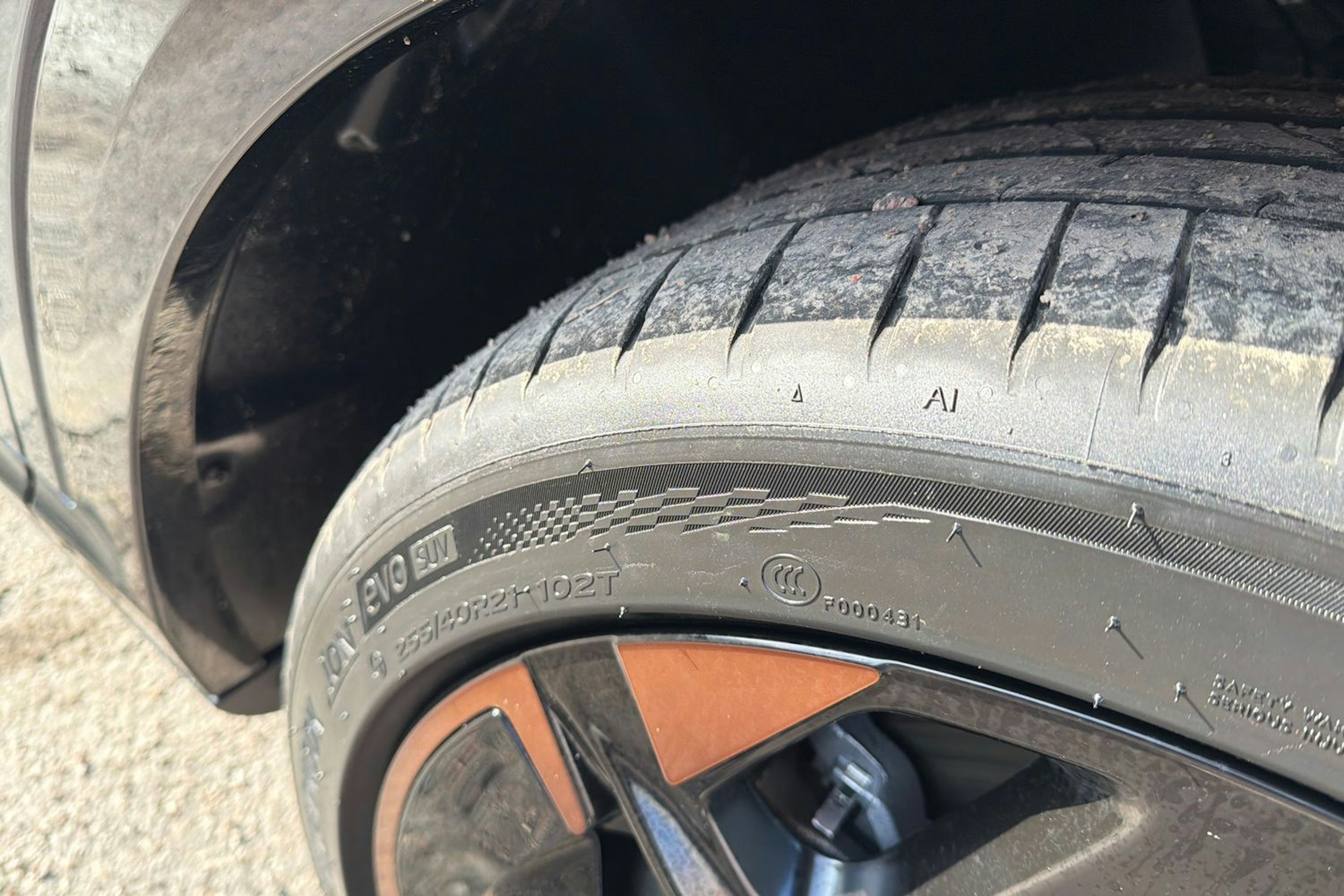 met. harmaa CUPRA Tavascan 2024 kuva 10.