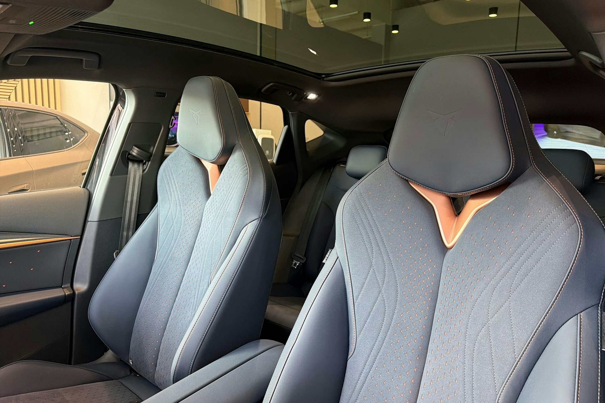 met. harmaa CUPRA Tavascan 2024 kuva 13.